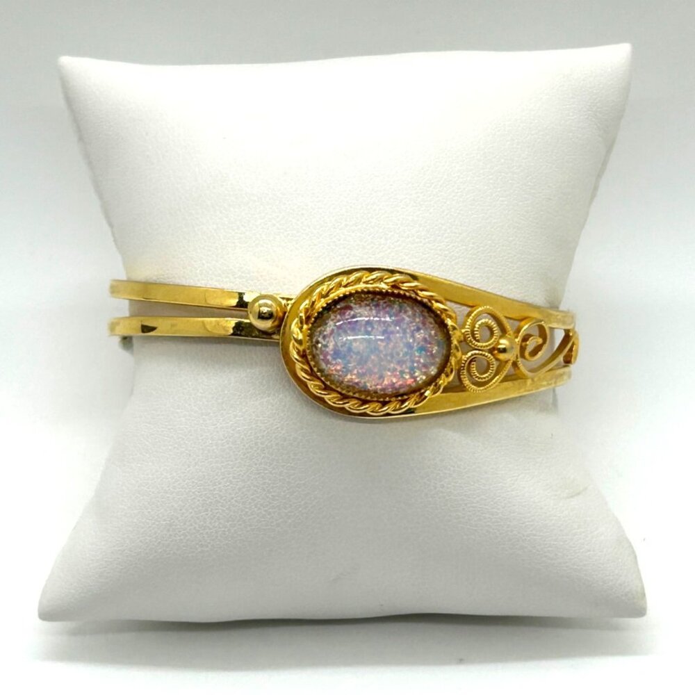 Hinged Clamper Bracelet With Acrylic Opaline Cabochon Gold-Tone Size 6 - Picture 2 of 11